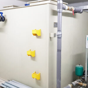 Zbiornik wewnętrzny panelowy wody pitnej PP z atestem PZH montowany w ciasnym pomieszczeniu piwnicznym przyziemiu